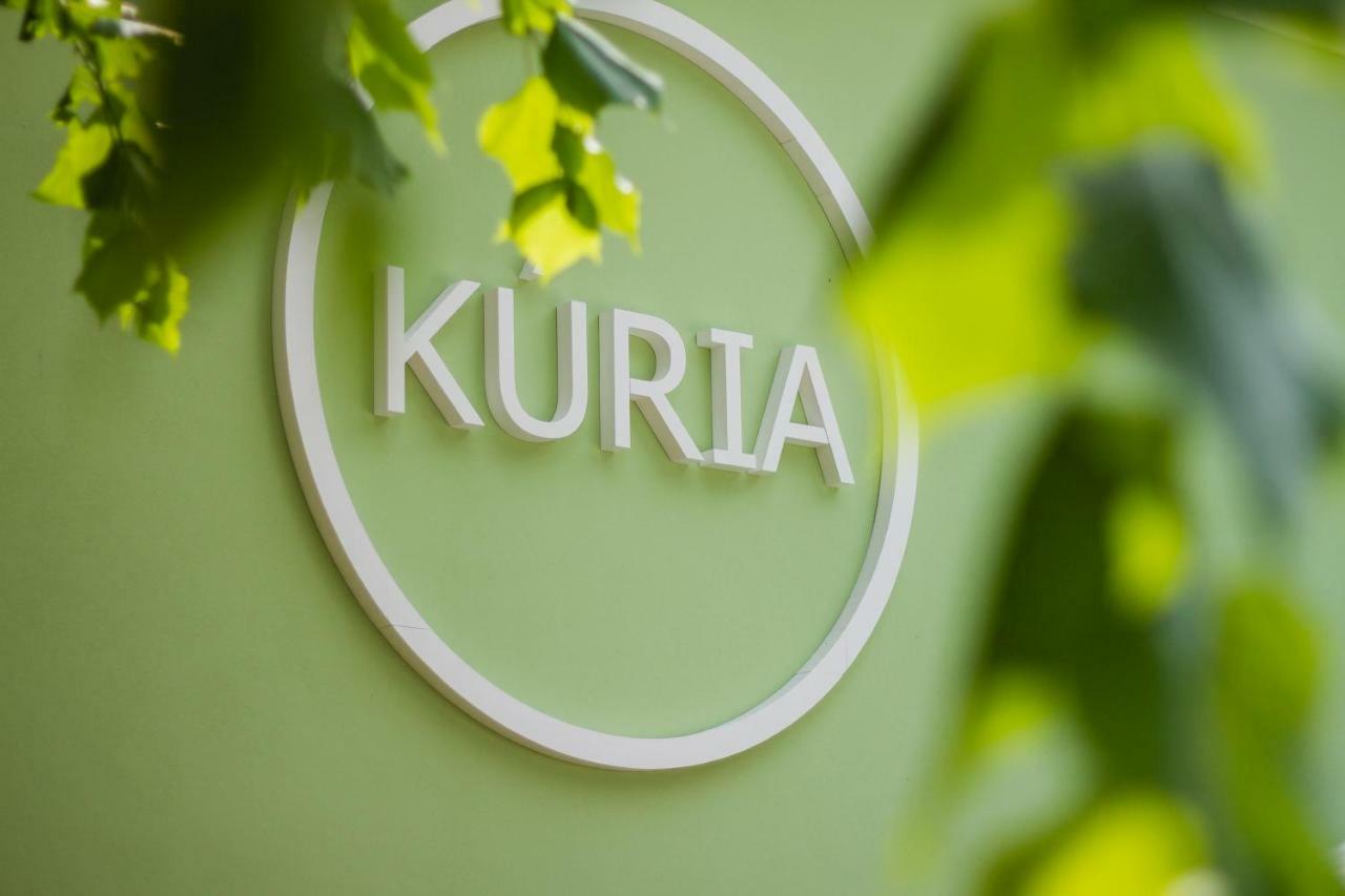 Penzion Kuria โนเว เมสโต นาด วาฮอม ภายนอก รูปภาพ